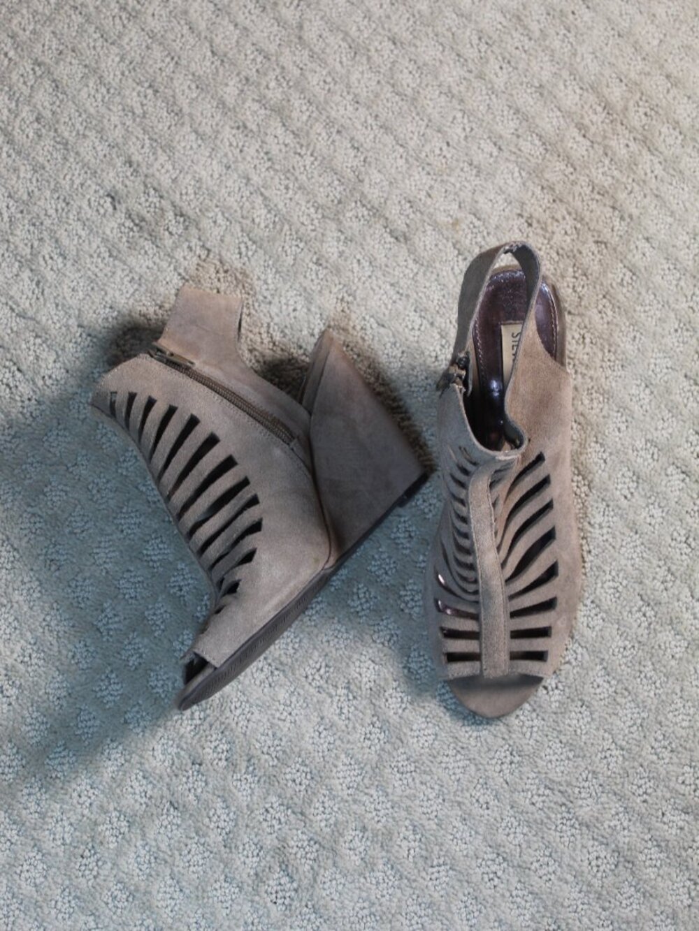 Steve Madden Pitera Size 8.5 Brown Suede 4" Wedge Heels